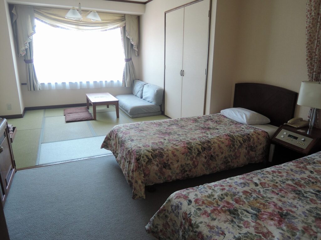 コルチナルーム和洋室