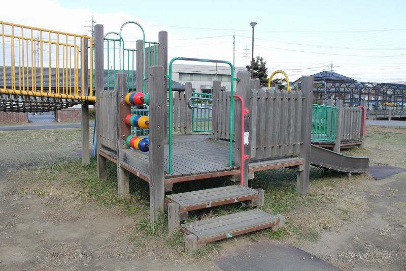 小さな子ども向けの複合遊具