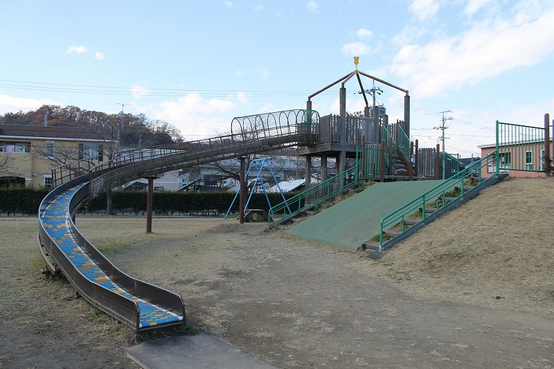 サンパワーふれあい公園のローラー滑り台