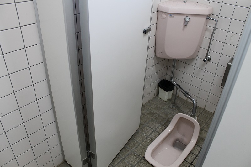 女性用トイレの和式トイレ