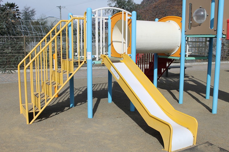 小さいお子さん用の滑り台