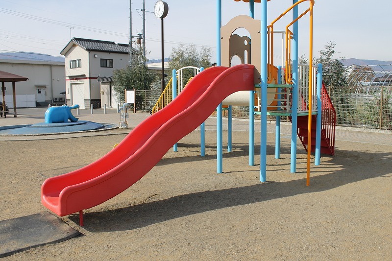 ウェーブする滑り台