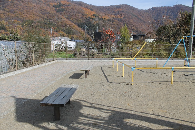 内川公園のベンチは多数