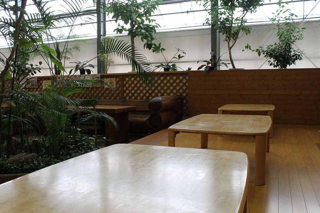 アグリパークの軽食コーナー、テーブル