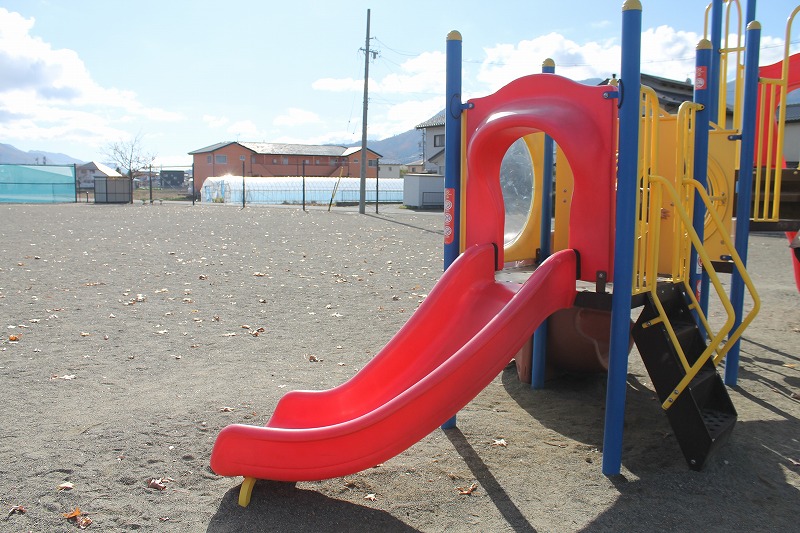 小船山公園、カーブする滑り台