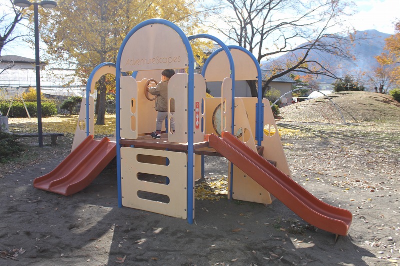 花緑コミュニティパークの複合遊具