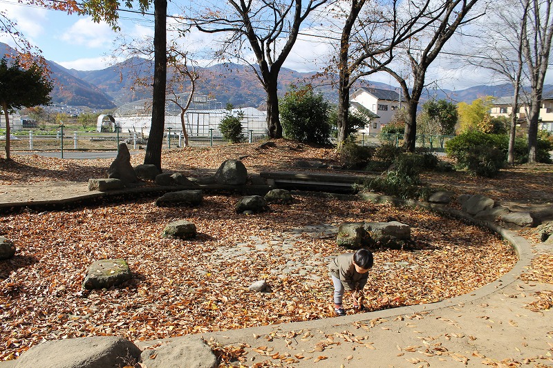 花緑コミュニティパーク、冬は池がお休み中