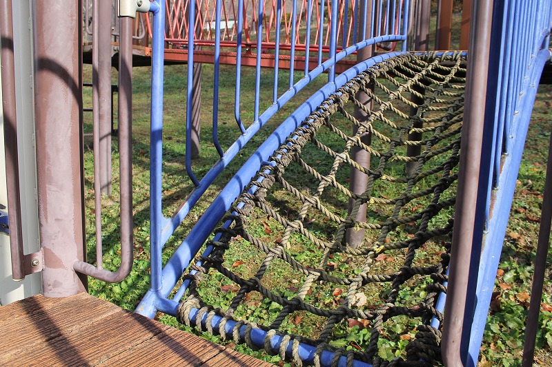 サクラケアパーク、複合遊具