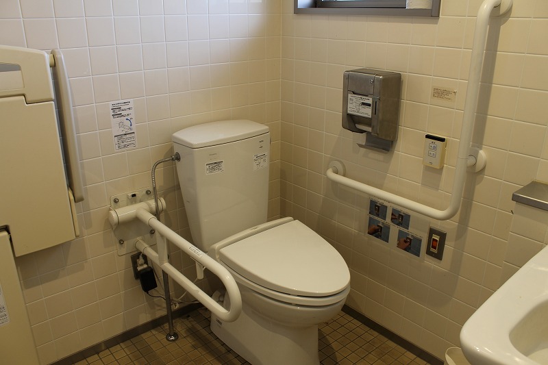 サクラケアパーク、P2の多目的トイレ