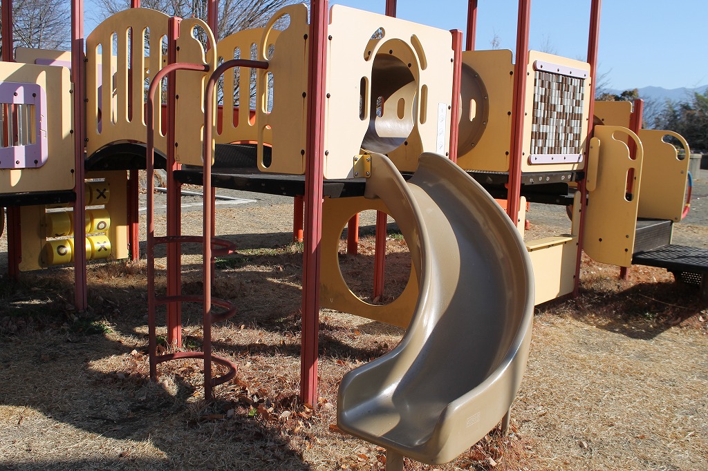 稲荷山公園、滑り台