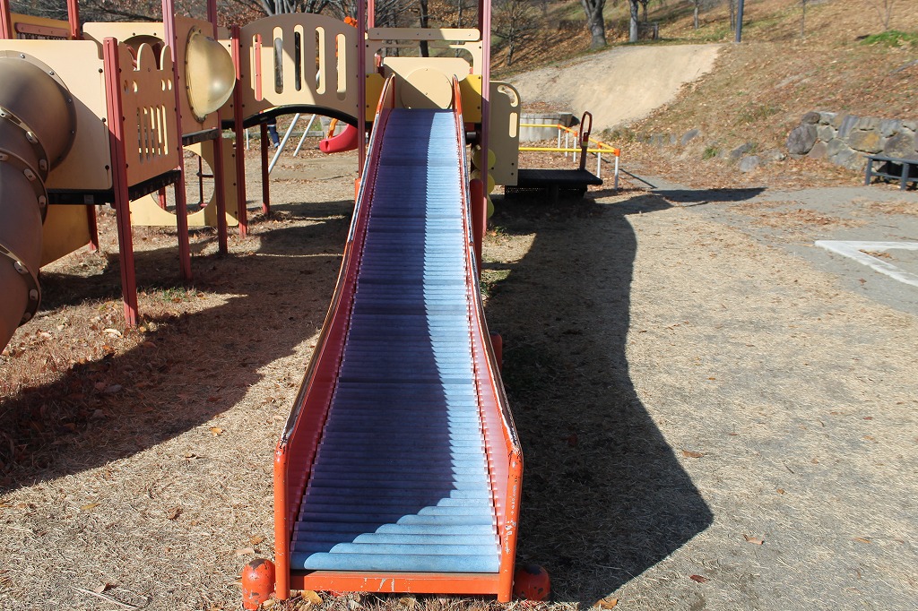 稲荷山公園、ローラー滑り台