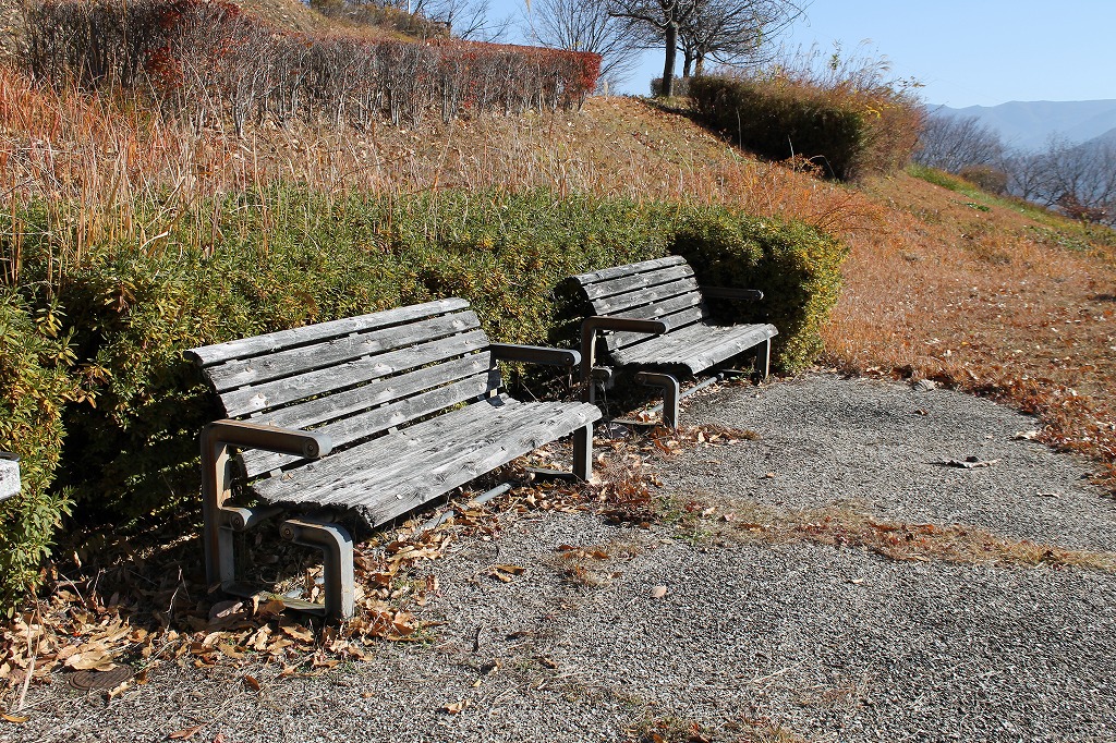 景色を眺めるベンチ