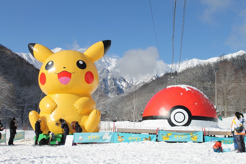 ポケモンスノーアドベンチャーにあるピカチュウのエアー遊具