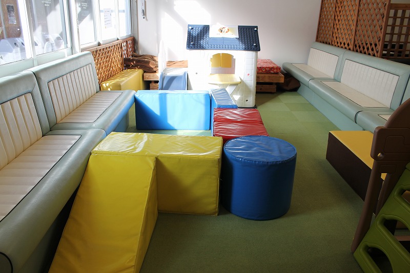 いいづなリゾートスキー場の屋内キッズスペース