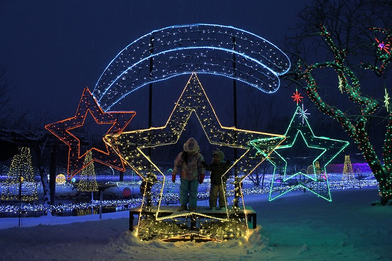 ウィンターイルミネーションの星のフォトスポットの様子