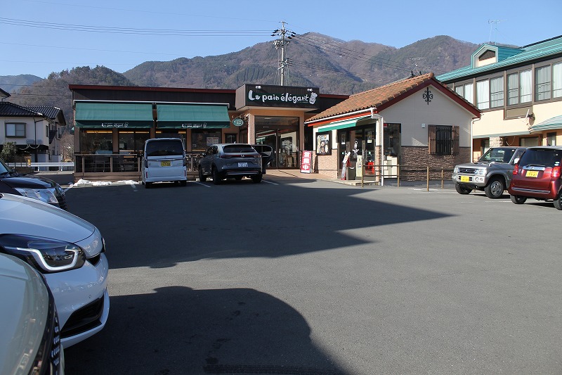 ラパンエレガントの駐車場