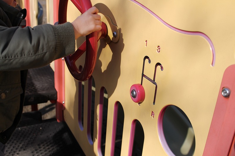上山田中央公園の複合遊具の滑り台