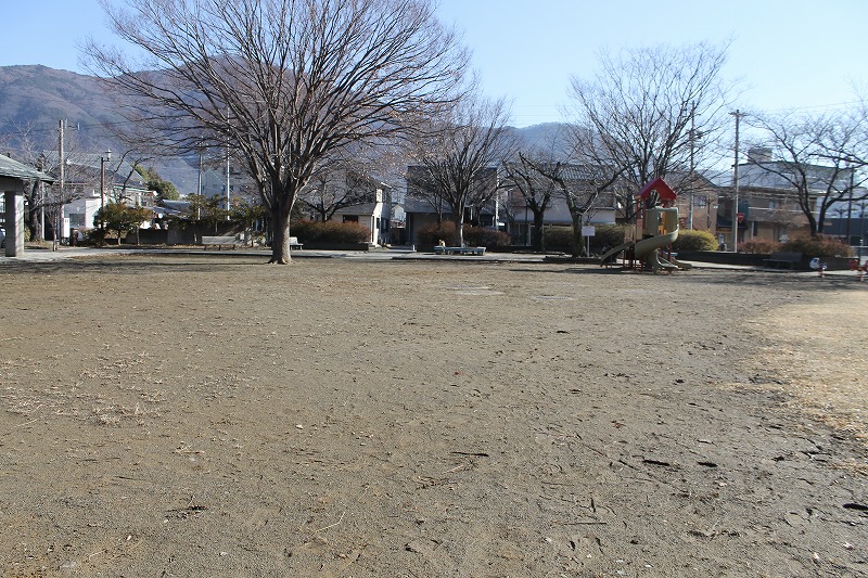 上山田中央公園の広場