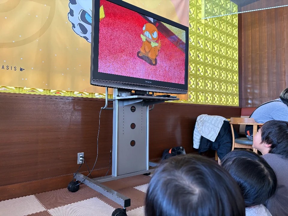 鹿島槍スキー場ファミリーパークのレストランにあるテレビ