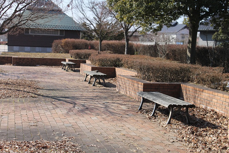 赤沼公園のベンチ