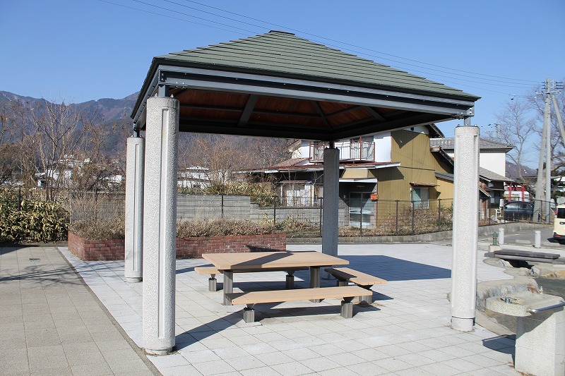 三本木公園の東屋