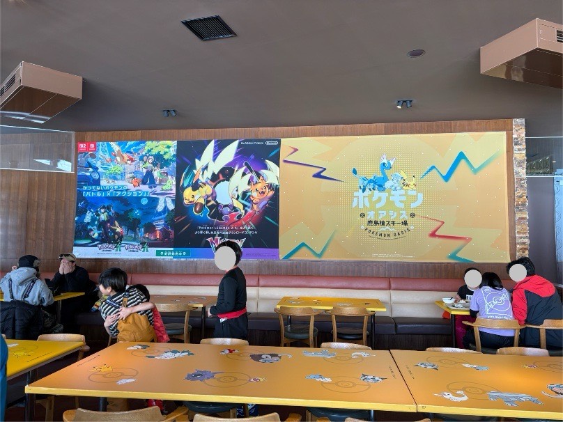 鹿島槍スキー場ファミリーパークのレストランの様子