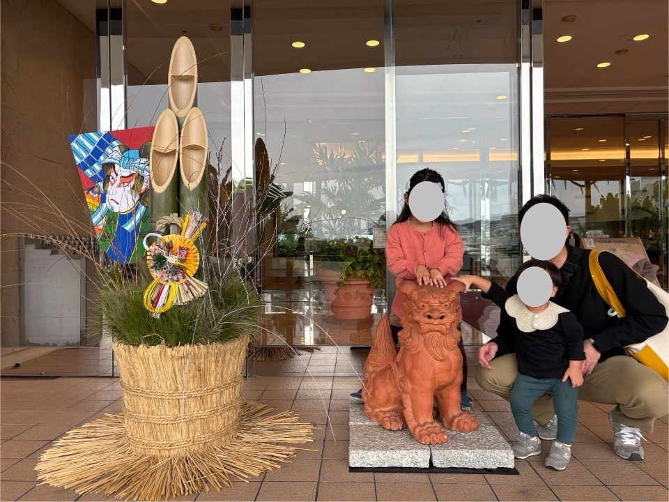 ラグナガーデンホテルの正月のエントランスの様子