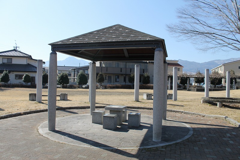 千曲市の五十里公園の東屋の様子