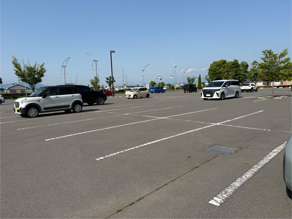 南長野運動公園の第1駐車場の混雑していない日の様子