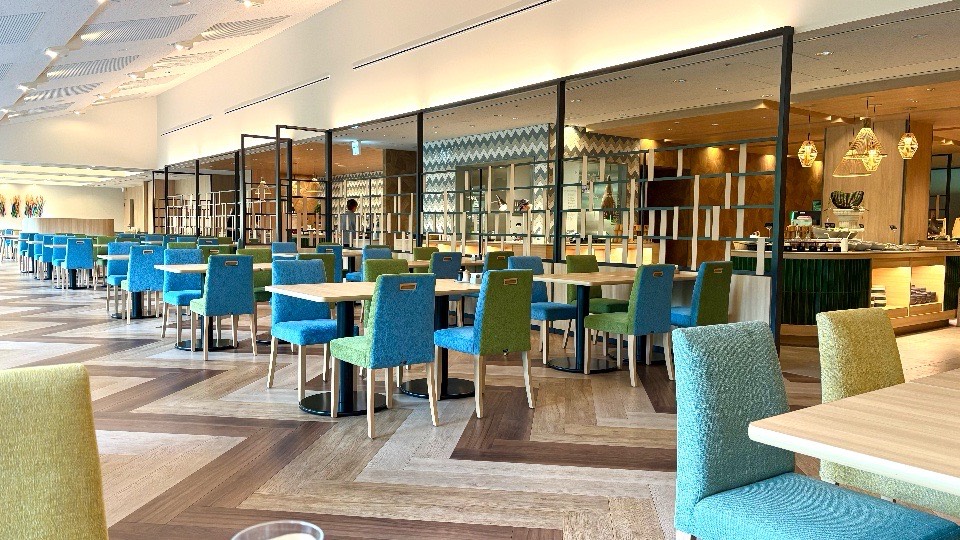 ANAホリデイ・イン リゾート軽井沢のレストラン「Foggi Forest Dining」の席の様子