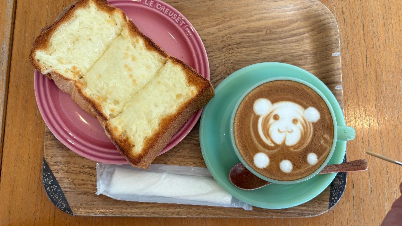 シュガースポットコーヒーのお絵描きカプチーノとチーズトーストのセット
