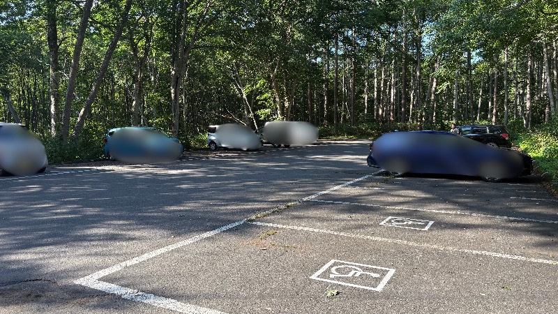 朝7時の戸隠森林植物園の駐車場の様子