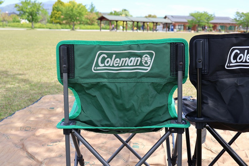 Colemanのミニチェアの背中の様子