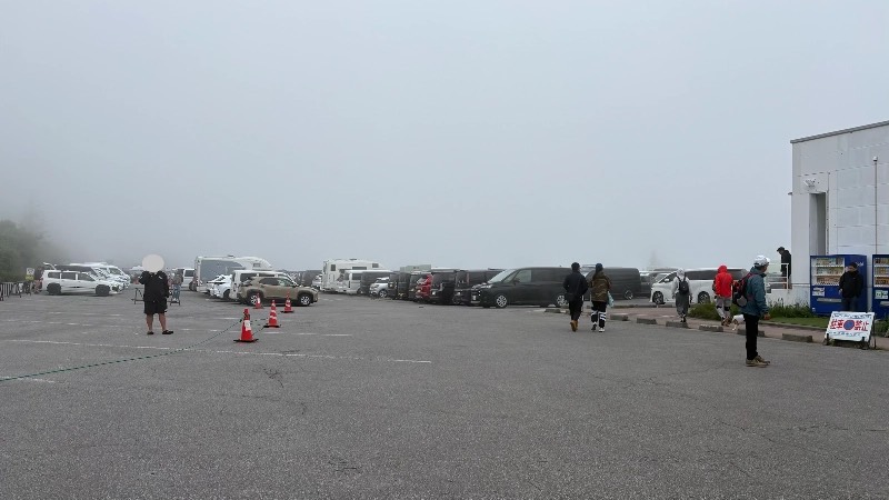 美ヶ原高原美術館の駐車場の様子